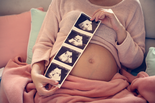 妊娠中のお酒が胎児へどう影響するの？