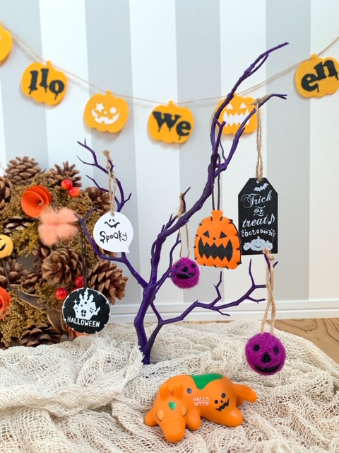 100円ショップでHAPPY HALLOWEEN♡自由に飾れるセリアのハロウィンツリーが可愛い！