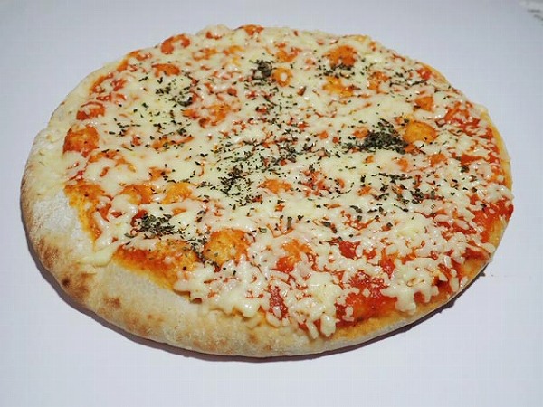 【業務スーパー】25cmのボリュームで298円 リピートしたくなる絶品マルゲリータピザ！