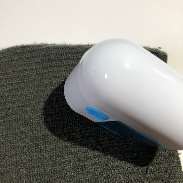 100円なのに超びっくり！毛玉が取れすぎる「電動毛玉取り器」