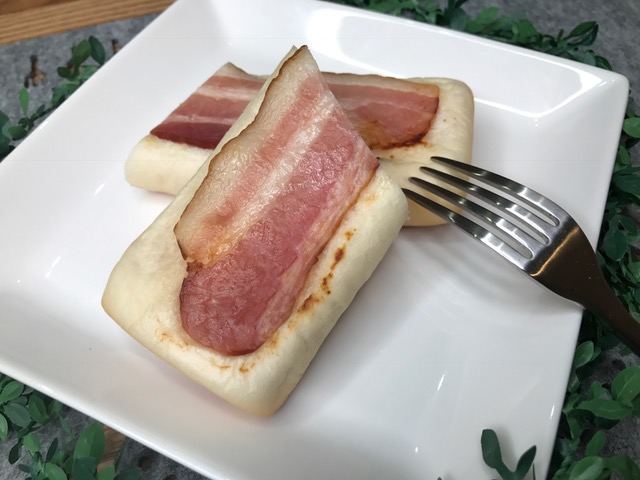 ベーコン敷いちゃいました♡しょうがない、今回だけですよ（笑）