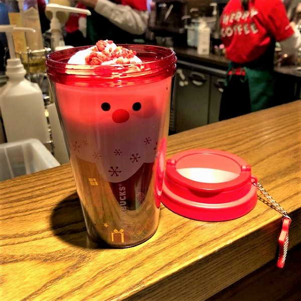 【スタバ】すでに大人気♡メリーストロベリーケーキフラペチーノはイチゴがたっぷり♥