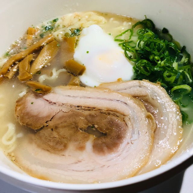 【ダイソー】夜食の救世主！電子レンジで簡単にインスタントラーメンを調理できる！