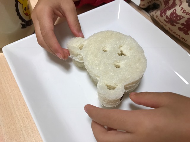 耳をぷにぷにしてるのが気に入ったみたいです♡