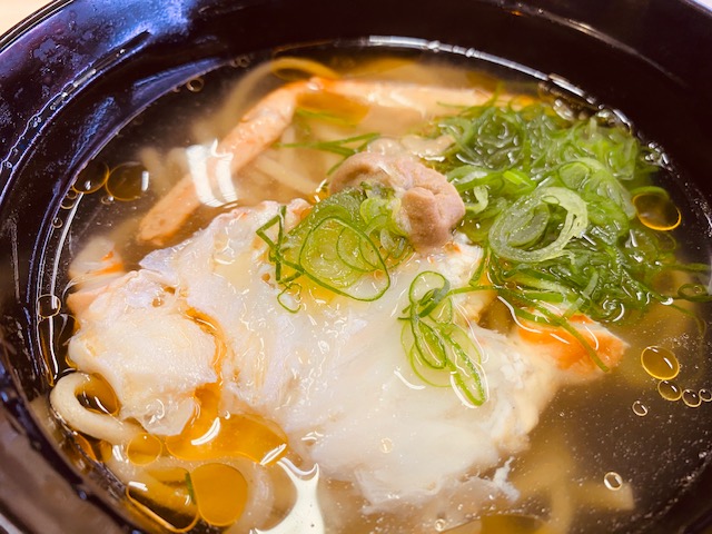 本ずわい蟹入りかに塩ラーメンは甲羅入り♪