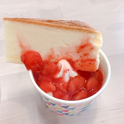 ストロベリーチーズケーキサンデー