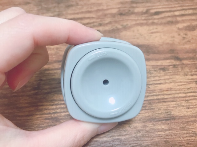 卵の穴あけ器