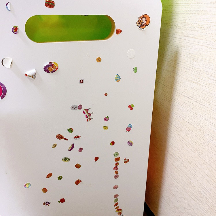 スルっと2秒で剥がれた ダイソー シールはがしスプレー は忙しいママの強力な味方 Babydot ベイビードット スルっと2秒で剥がれた ダイソー シールはがしスプレー は忙しいママの強力な味方 Babydot ベイビードット