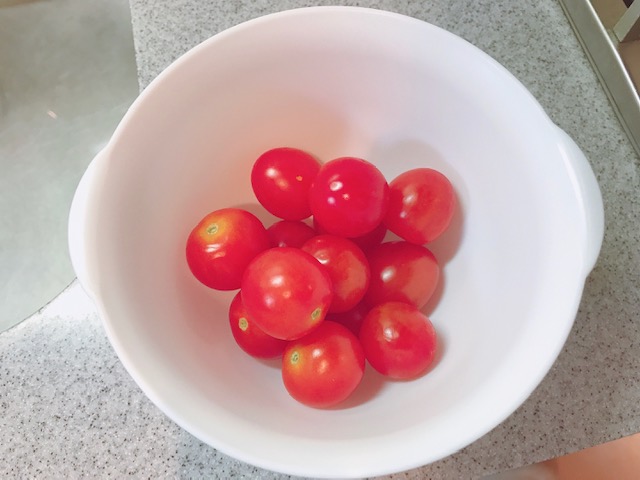 電子レンジでも使える100均グッズ この形のザルとボールは初めて見ました Babydot ベイビードット