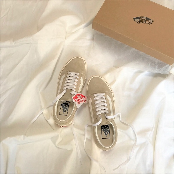 ベージュ・ブラウン系のVANSが大人気♡こなれ感のある大人カジュアルコーデを手に入れよう！