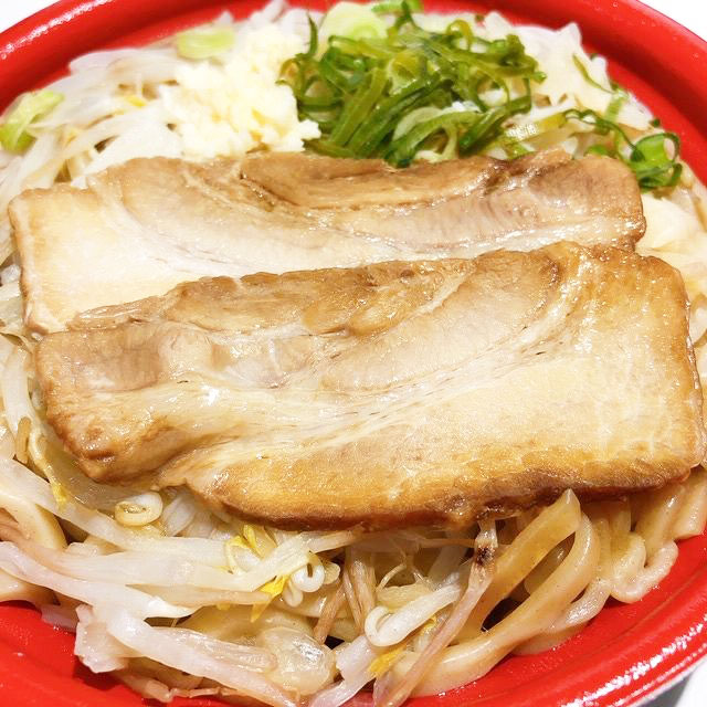 ファミマ「満腹大盛りにんにく醤油ラーメン」