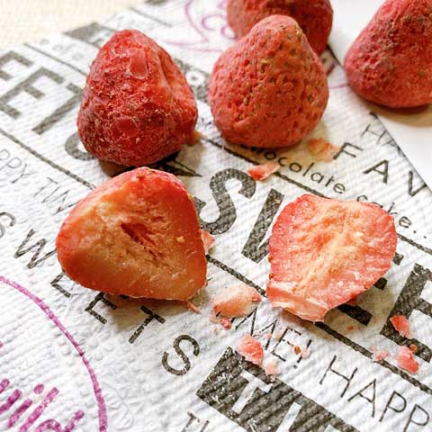 まるごと苺にホワイトチョコをしみこませたご褒美スイーツがローソンに爆誕 Babydot ベイビードット