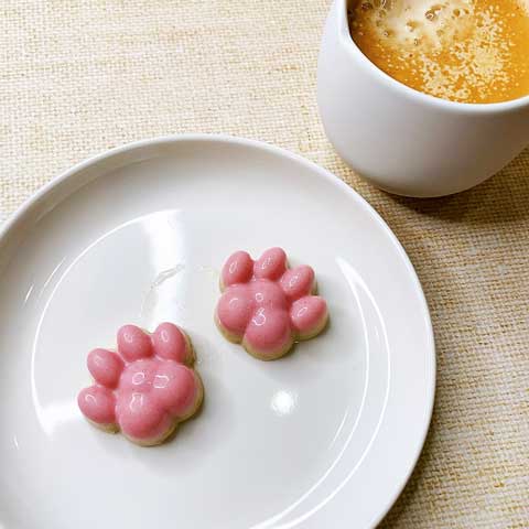 手招いてるクセに 招きネコっぽくない おやつが 全国で 野良化 してる件 Babydot ベイビードット