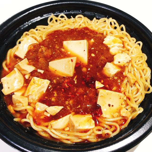 美味しすぎて食べるのが止まらない！ローソン「3種の醤が味の決め手！麻婆焼そば」