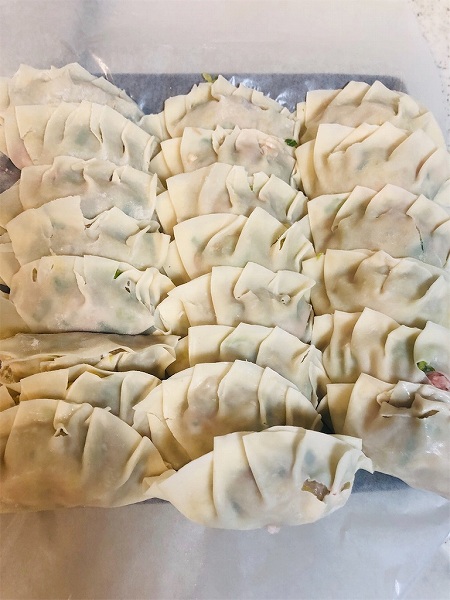 餃子のタネを🥟つつみました♡👈ぶっ飛びレシピじゃないんかーいw