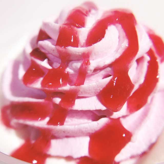 今が美味しさMAX！食べごろ苺をふんだんに使った絶品スイーツ　セブン「苺ホイップのミルクプリン」