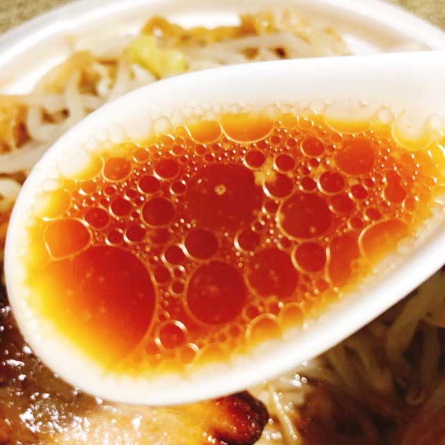 セブン「ワシワシ食べる豚ラーメン」