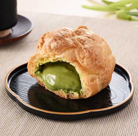 抹茶のシュークリーム