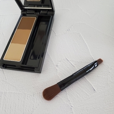 Comes with a beautiful brush!