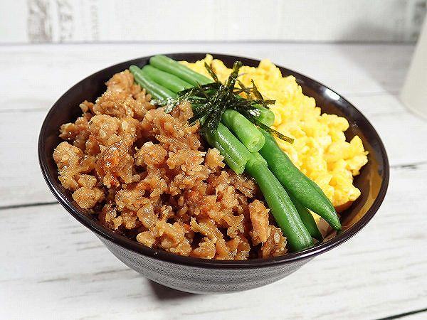 鶏そぼろ丼