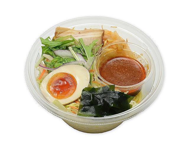 野菜と食べるピリ辛ラーメンサラダ