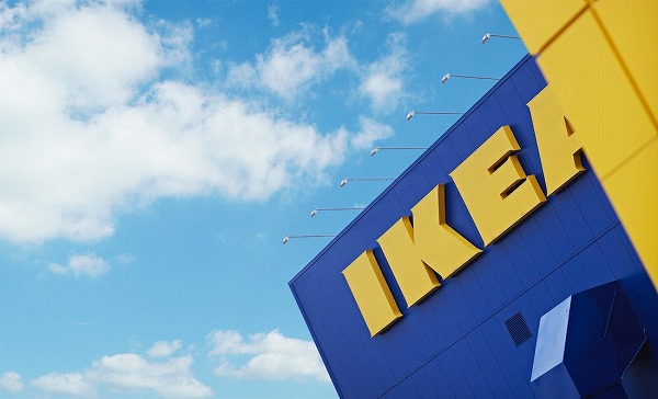 見た目はお花のようなIKEAのÖVERMÄTTってなんだか分かる？？正解はシリコン製のフードカバーだよ！