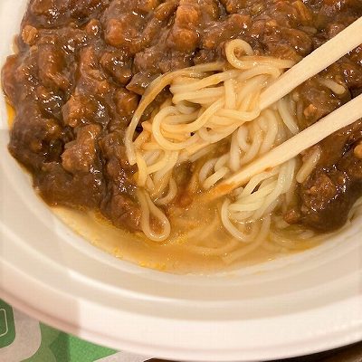 麺が見えないほどのあんの量