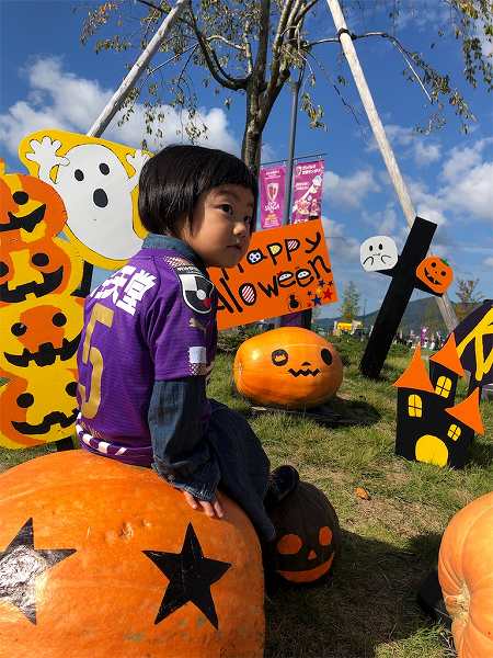 【スザンヌの妹マーガリンの子育てブログ】思わず涙！！新しいスタジアムにパパのサッカーをみにきたよ♡