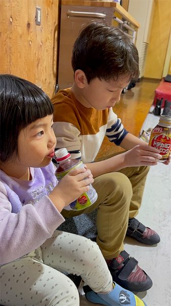 【スザンヌの妹マーガリンの子育てブログ】初めてのボルダリングに挑戦！もしかしたら未来のオリンピック選手になれるかも！！