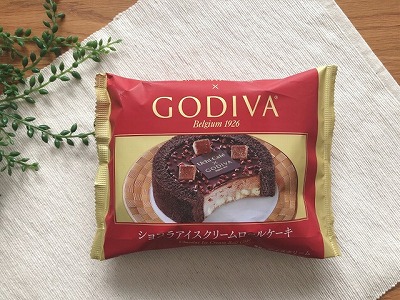Uchi Cafe×GODIVA ショコラアイスクリームロールケーキ