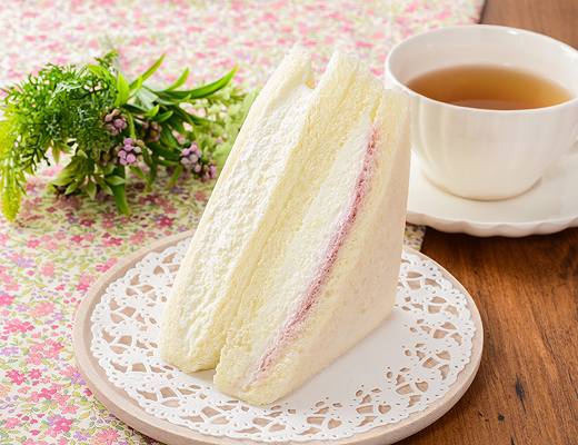 ふわふわクリームチーズケーキサンド