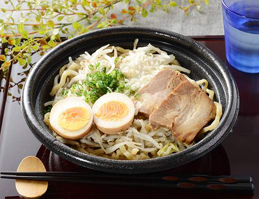 麺屋一燈監修　濃厚豚醤油ラーメン〜豚・煮玉子マシ〜