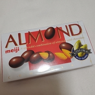 アーモンドチョコ