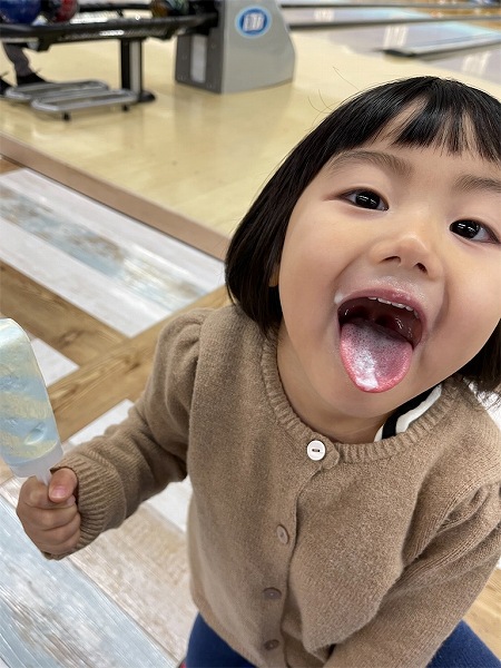 【スザンヌの妹マーガリンの子育てブログ】家族で初めてのボーリング‼️勝者はだーれだ😍