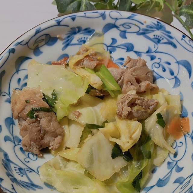 しっかり中華味の炒め物ができあがりました。
