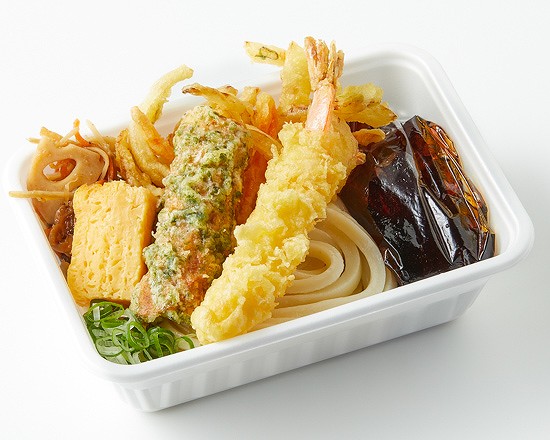 3種の天ぷらと定番おかずのうどん弁当