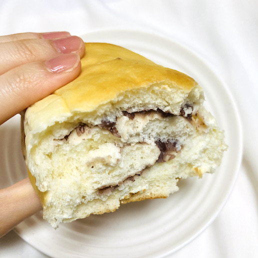 パン生地はパサつきが少なくて、食べやすい！