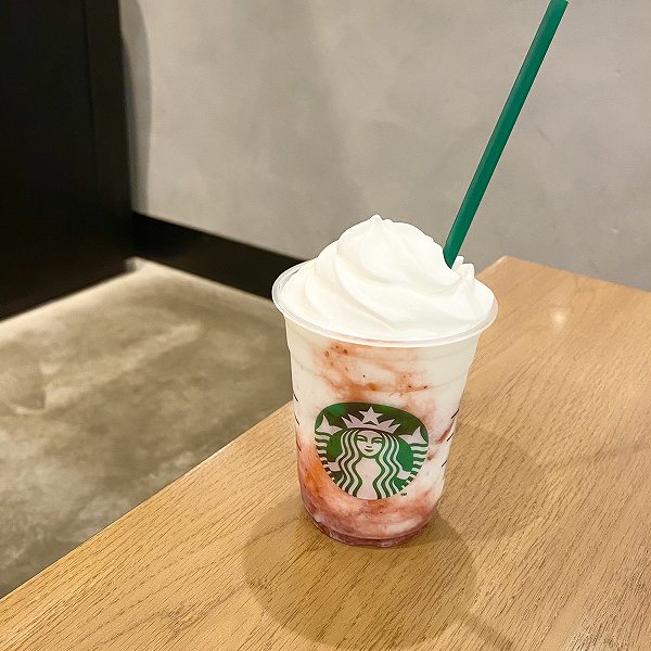 スターバックス ストロベリー フラペチーノ®