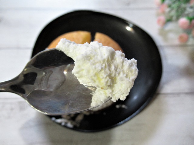 ホイップクリームは軽くてミルキー