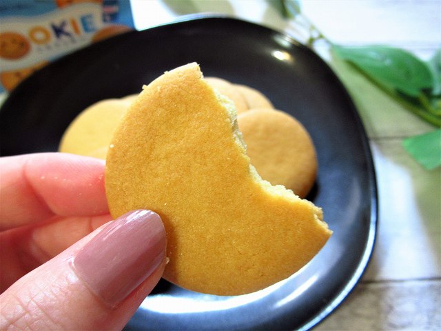 甘さもかなり控えめで、素朴なミルククッキーの味がします♡