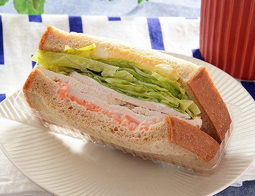 ブラン入りサンド　チキン＆ベジタブル