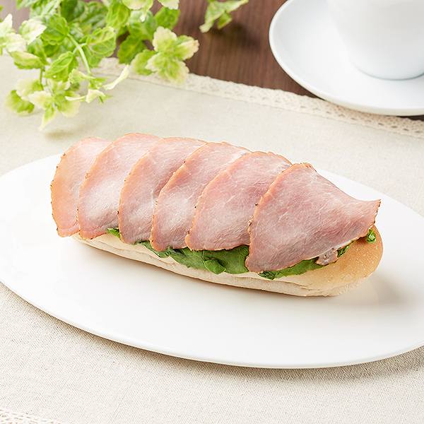 ブラン入りロール　パストラミポーク