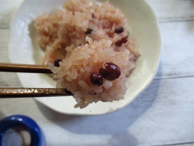 ひと口食べるともちもち食感