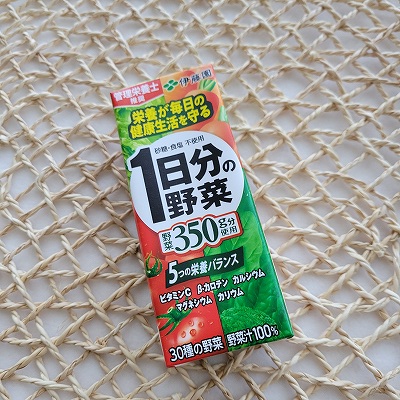 「伊藤園 １日分の野菜 200ml」