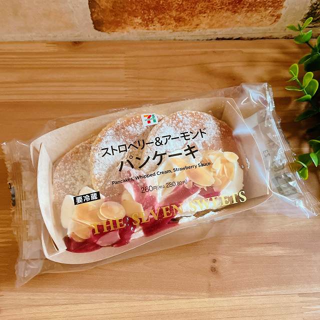 ストロベリー＆アーモンドパンケーキ