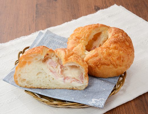 もちもちとしたベーコンチーズポテトのパン