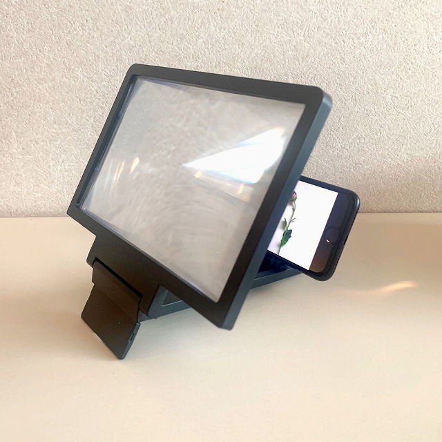 後ろ側の部品にスマートフォンをセットしたら完了です！