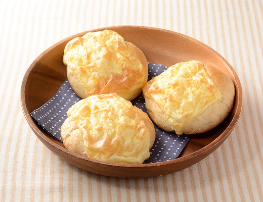 オニオン香るもっちりとしたチーズパン　3個入