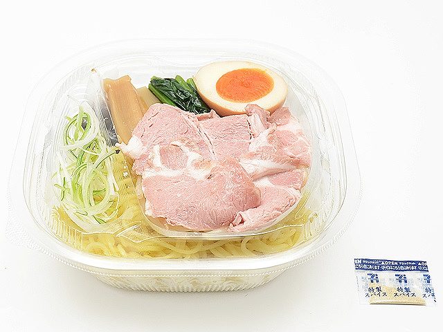 ５種の重ねだし　　　冷し醤油ラーメン