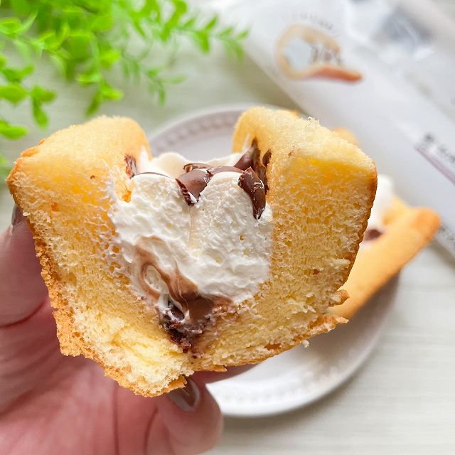 台湾カステラ　ホイップ＆チョコを実食！